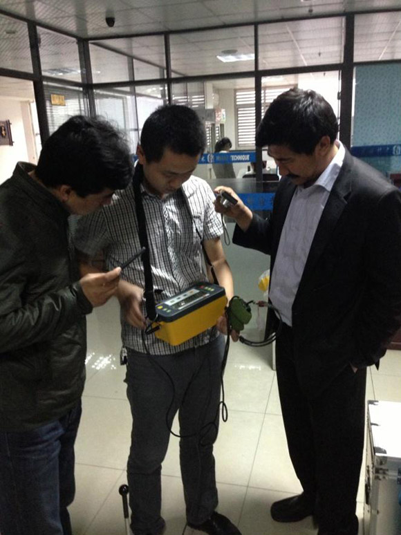 西藏拉萨机场来我公司参观并订购电缆故障测试仪、电缆故障定位仪等产品